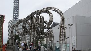 ランドマークとクイーンズの間