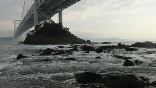 滝のようになることもある海の激流です。迫力です。