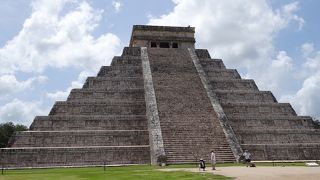 回りはおみやげ屋さんばかりでちょっとがっかりでした。