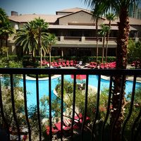 部屋のバルコニーから