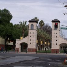 こちらがサンノゼステートの正門