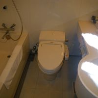 浴槽は大きめで深さも十分です