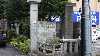 由緒あるお寺です。歴史背景と照らし合わせながら訪れると良いかも。