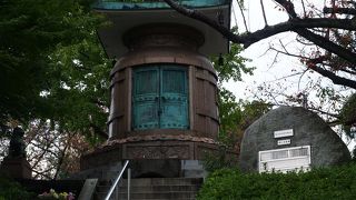 昭和初期に建てられた風情ある舎利殿