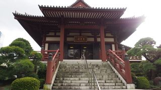 立派な建物ですが・・・