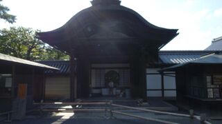 唐門(とうもん) : 鹿苑寺の方丈入口