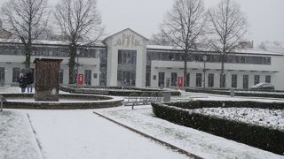 旧市庁舎の近くにありました