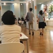 国立新美術館　地下のカフェテリアは一息つくには穴場かも