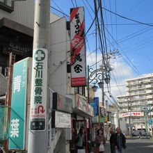 お土産の餃子を買う人も多かった。