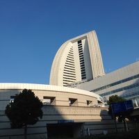 ホテルの外観　駐車場側から