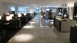 やはり日系のラウンジ