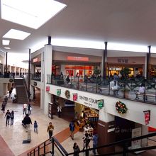 アウトレット敷地内です。