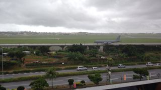 米軍基地の正面