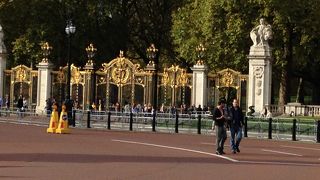 ゴージャスな門