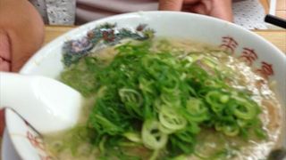 こってりラーメンには、ライスがとても似合います。