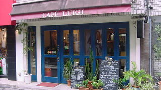 異国の雰囲気ただようカフェ