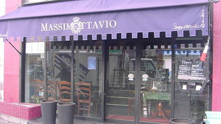 本格的なナポリピザを味わう