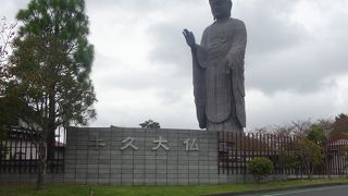 とにかく目立つ