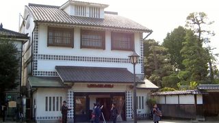 大原美術館からの流れで「お土産屋さんか」と思って入店してしまいます