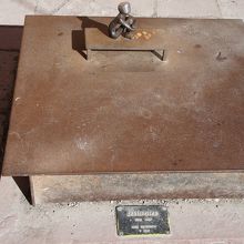 街のどこかにいるアイアンボーイ。