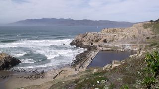 クリフハウスとスートロバスへ