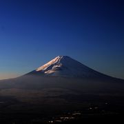 富士山のシルエットを間近で楽しめる