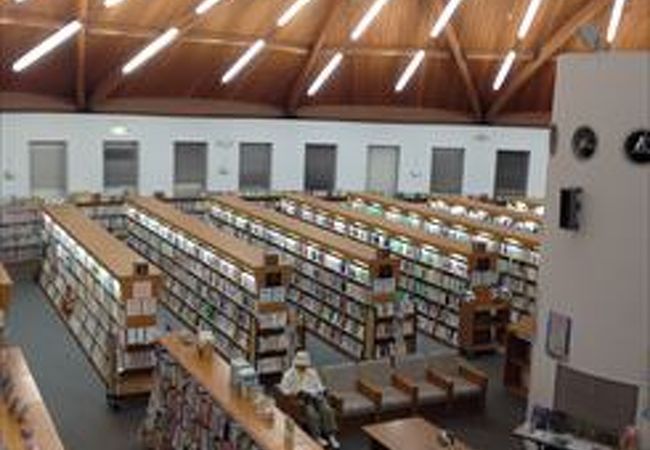 稲美町立いなみ文化の森図書館