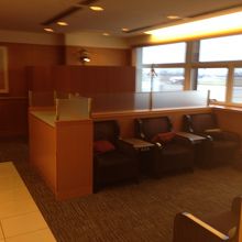 ラウンジ内
