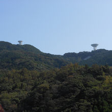 内之浦宇宙空間観測所のパラボラアンテナが見えています