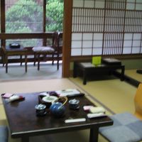 結構広い和室でした。外には庭も眺められます