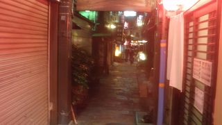道頓堀の賑わいとの落差がいい