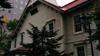 古びた外観の『札幌時計台』にちょっぴり驚きです