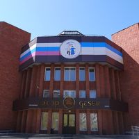 駅近くにあるホテルです。