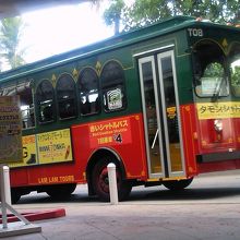 エアコン、wifi付きの最新のバス。