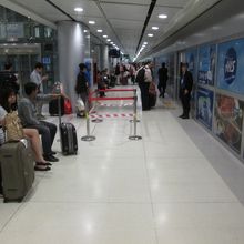 スワプンナーム空港駅