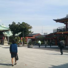 祭務所、神楽殿