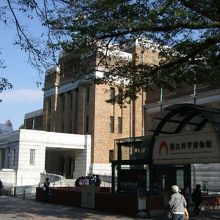 現在、地球館のほとんどが改修工事中です