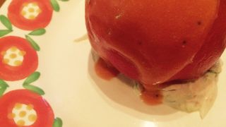 トマトサラダとハンバーグ