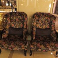 ロビーのソファ