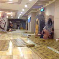 ホテルからタクシーにて5分のウリドゥルランド