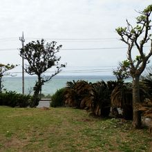 中国を望む、唐人墓。