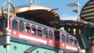 パーク内の移動に便利