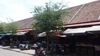 建物内に店舗がぎっしり