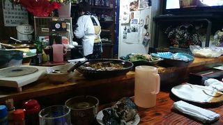 １０００円で料理が食べ放題に