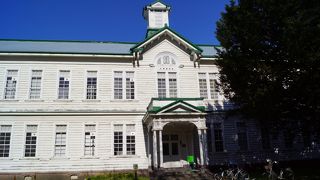 誰でも見学できます。