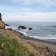 釣り、サーフィン、海水浴と四季を通して楽しめる海岸