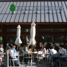 オープンカフェの雰囲気が良いです