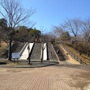 小さい子でも遊具で遊べる公園