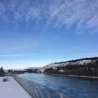 ユーコン川（歩いてワンブロック先の所に流れている）
