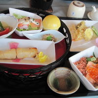 これに豆乳鍋がついています。かなりのボリュームです。